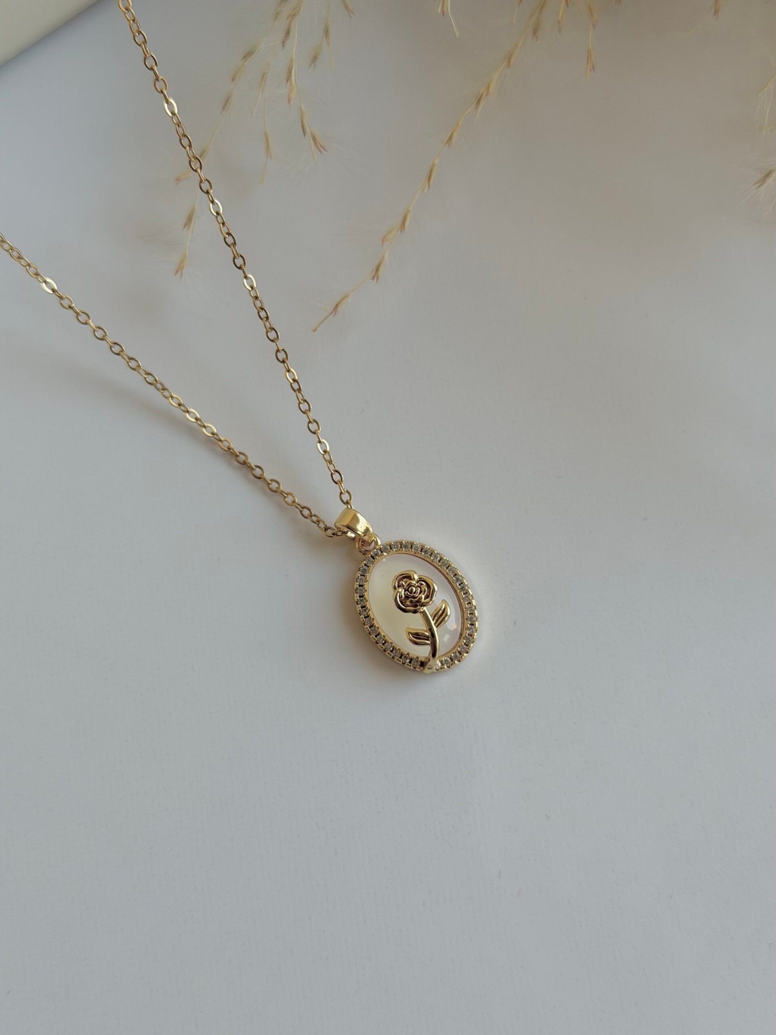Flora Pendant Necklace
